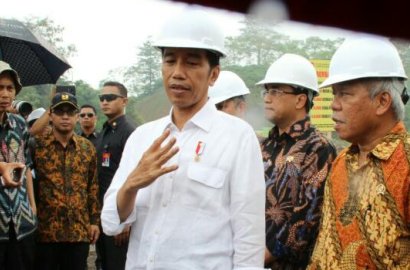 Jokowi Optimis Tol Jakarta-Surabaya Tersambung pada 2018