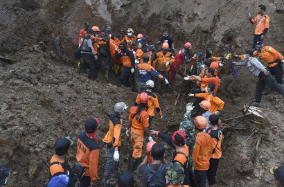 24 Orang Masih Hilang, Pencarian Korban Tanah Longsor Ponorogo Dihentikan