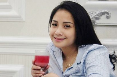 Nagita Slavina Lagi-Lagi Dituding Tak Pakai Celana Gara-Gara Busana Ini