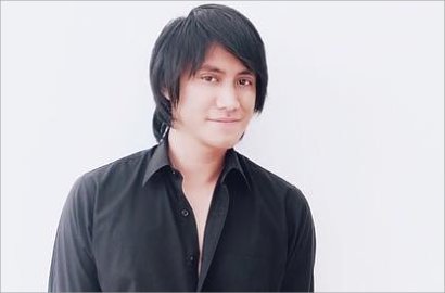 Sibuk Bareng Kevin and The Red Rose, Kevin Aprilio Kangen Bentuk Girlband?