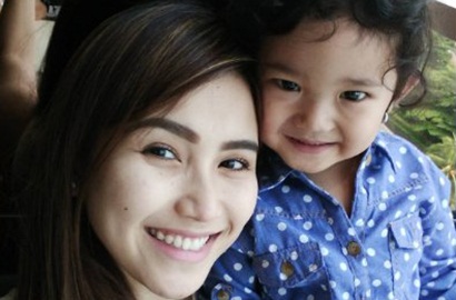 Tak Kuat Kangen Bilqis, Ayu Ting Ting Nekat Lakukan Ini Demi Jemput ke Bandara