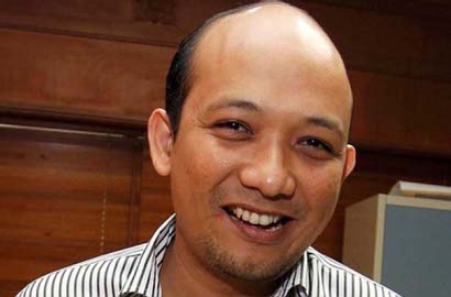 Garap Kasus e-KTP, Penyidik KPK Disiram Air Keras Usai Salat Subuh