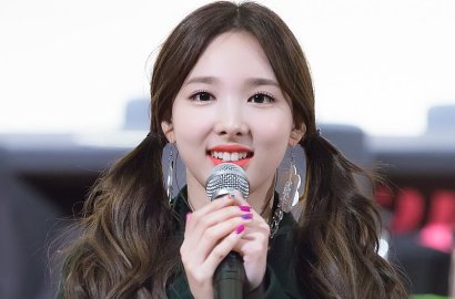 Sapa Fans di V-app, Nayeon Twice Dikatai Jelek Hingga Tua