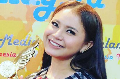 Gelar Konser Spesial, Rossa Akan Kenakan Kostum Seberat 15 Kg