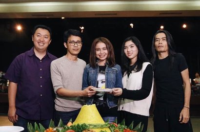 Keseringan Kolaborasi dengan Diva, Ini Alasan Rossa Gandeng Tulus-Isyana di Konser