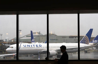 Pengusiran Paksa Jadi Viral, Ini Kata Gedung Putih Soal Insiden United Airlines