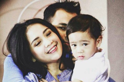 Peluk Erat Nagita, Raffi Cuek Isu Ayu Ting Ting Pamer Bekas Ciuman dan Ekspresi Mesum