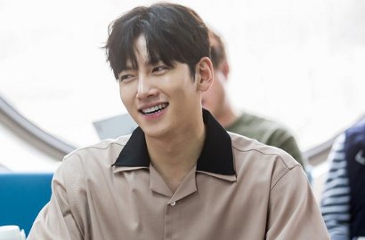 Promosi 'Suspicious Partner', Ji Chang Wook Nyanyi dan Joget di Depan Lansia
