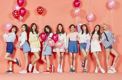 Jadikan Twice Sebagai Model, Brand Seragam Sekolah Ini Menang Penghargaan