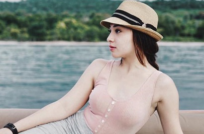 Kepergok Liburan Bareng Pacar Lagi, Foto Nikita Willy Pakai Handuk Bikin Salfok