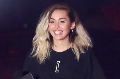 Foto Bugil Miley Cyrus Tersebar di Internet, Inilah Target Artis Selanjutnya