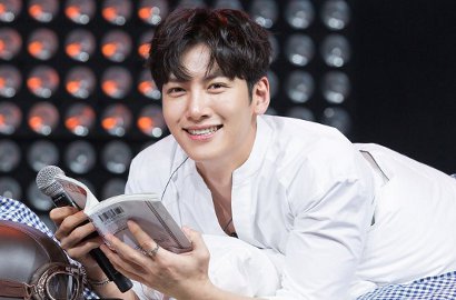 Syuting 'Suspicious Partner', Senyum Ganteng Ji Chang Wook Bikin Melongo