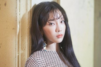 Foto-Foto Ini Buktikan Tae Yeon Terlihat Seksi Tanpa Umbar Kulit Mulus