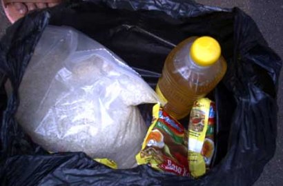 Diduga Serangan Fajar Pilgub DKI, Enam Mobil Sembako dari Satu Paslon Diamankan