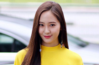 Hadiri Acara di Singapura, Cantiknya Krystal Bikin Terpesona