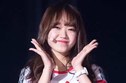 Pernah Jatuh di Konser Bareng IOI, Insiden Choi Yoojung Malah Dipuji Imut