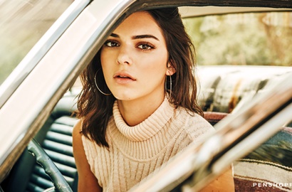Stres Kariernya Terancam Hancur, Kendall Jenner Kepergok Ikut Pesta Ganja