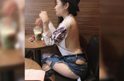 Gunakan Pakaian Sobek Berlebihan, Gaya Busana Wanita Ini Gemparkan Medsos