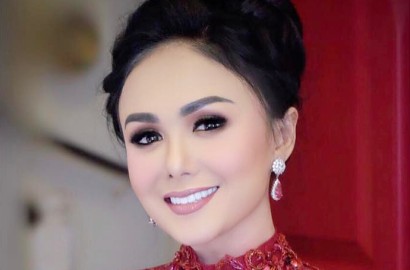 Cuma Pakai Kaus, Gaya Simpel Yuni Shara Saat Nyoblos Dipuji Netter