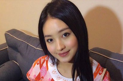 Heboh Isu 'Anak Sekolahan' Dibungkus, Natasha Wilona Pamer Foto Syuting Bareng Dinda Hauw