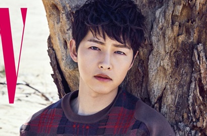 Melamun Ganteng, Awas Pingsan Lihat Song Joong Ki di Foto Ini