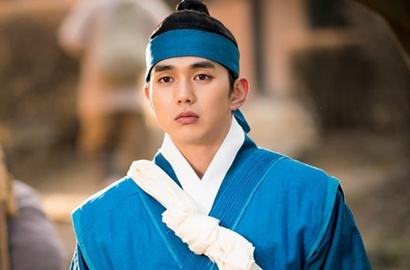 Yoo Seung Ho Asyik Goda Anak Anjing di BTS 'Ruler', Lebih Gemesin yang Mana?
