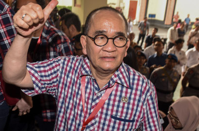 'Jantan' Akui Kekalahan, Ruhut Salahkan Isu SARA Atas Kekalahan Ahok-Djarot