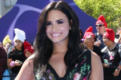 Bagian Dada Lebih Montok, Demi Lovato Dituduh Operasi Perbesar Payudara