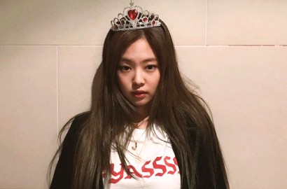 Kerap Pakai Mini Dress di Panggung, Seperti Ini Gaya Sehari-Hari Jennie