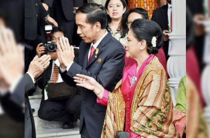 Sosialisasi Bahaya Narkoba di Surakarta, Jokowi Ngakak Iriana Dirayu Anak SMA
