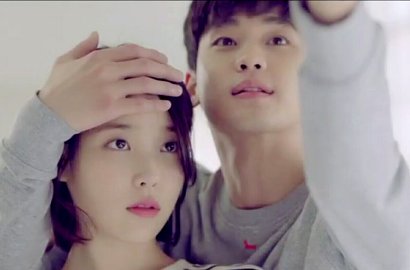 Gandeng Kim Soo Hyun di MV 'Ending Scene', IU: Dia Senang Waktu Kuajak