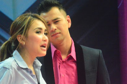 'Ajak' Raffi Tidur Bareng, 'Penampakan' Wajah Bayi di Lutut Ayu Ting Ting Bikin Merinding