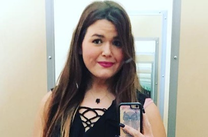 Pamer Lemak Perut Bergelambir, Foto Wanita Ini Viral di Medsos