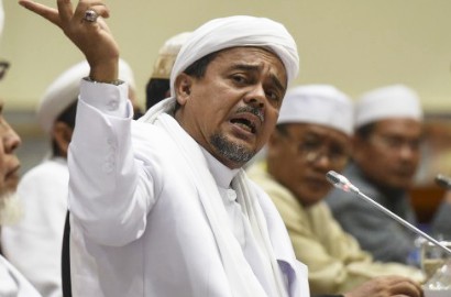 Jawab Rasa Penasaran, Inilah Sosok 'Kak Emma' di Balada Cinta Rizieq