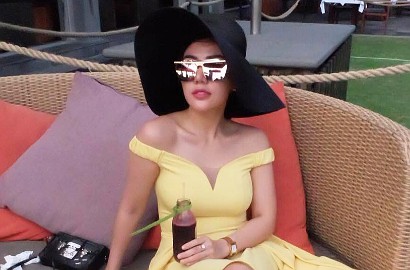 Bella Shofie Seksi Pamer Belahan Dada, Netter Salah Fokus Bahas 'Ketiak Hitam'