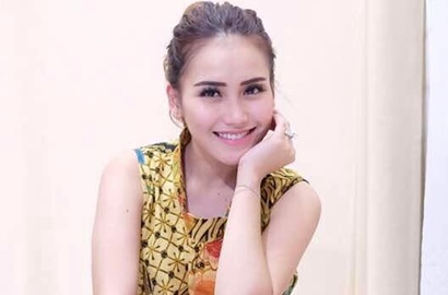 Waduh, Ayu Ting Ting Sampai Gebrak Meja Saat Promo 'Sambalado'