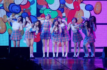 Syuting MV Rampung, Fans Malah Tak Sabar Dengar 'Bisikan JYP' di Lagu Baru Twice