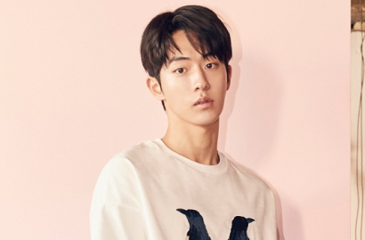 Syuting 'Bride of Water God', Nam Joo Hyuk Terbang Hingga Bertemu Wanita Seksi