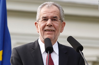 Perangi Islamphobia, Presiden Austria Usulkan Wanita Gunakan Ini