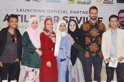 Gabung Dewi Sandra, Oki Setiana Dewi Ikut Bangun Masjid di Spanyol