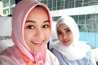 Punya Bisnis Hingga Bayar Kuliah Sendiri, Ayu Ting Ting Puji Sang Adik