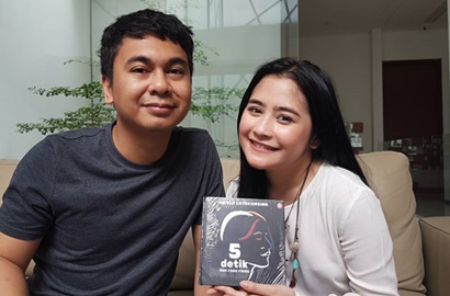 Pamer Foto Berdua Lagi, Raditya Dika-Prilly Latuconsina Beneran Cinlok?