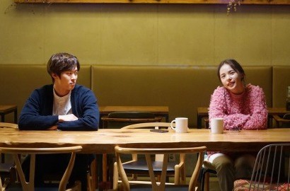 Awas Baper, Gong Myung Sandaran Manja ke Min Hyo Rin di 'Individualist Ji Young'