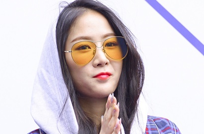 Kenakan Dress Semi Transparan, Bodi Seksi Soyu Ini Dijamin Bikin Iri