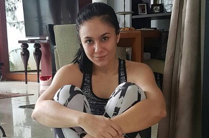 Wulan Guritno Seksi Berbikini dengan Putrinya, Netizen: Kayak Kakak Adik