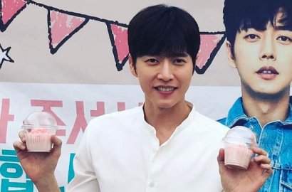 Ganteng Jadi Anak SMA di  'Cheese in the Trap', Park Hae Jin Dikelilingi Banyak Cewek