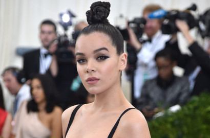 Foto Intimnya Bersama Justin Bieber Beredar, Ini Tanggapan Hailee Steinfeld