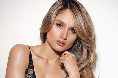 Cinta Laura Pamer Body Goal dan Ketiak Mulus, Netter 'Nangis di Pojokan'