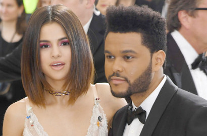 Patahkan Rekor Lagi, Momen Mesra Selena Gomez-The Weeknd di Met Gala 2017 Ini Digilai Fans