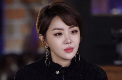 Unggah Foto Bersama Suami Usai Voting Presiden, Narsha Disindir Oplas
